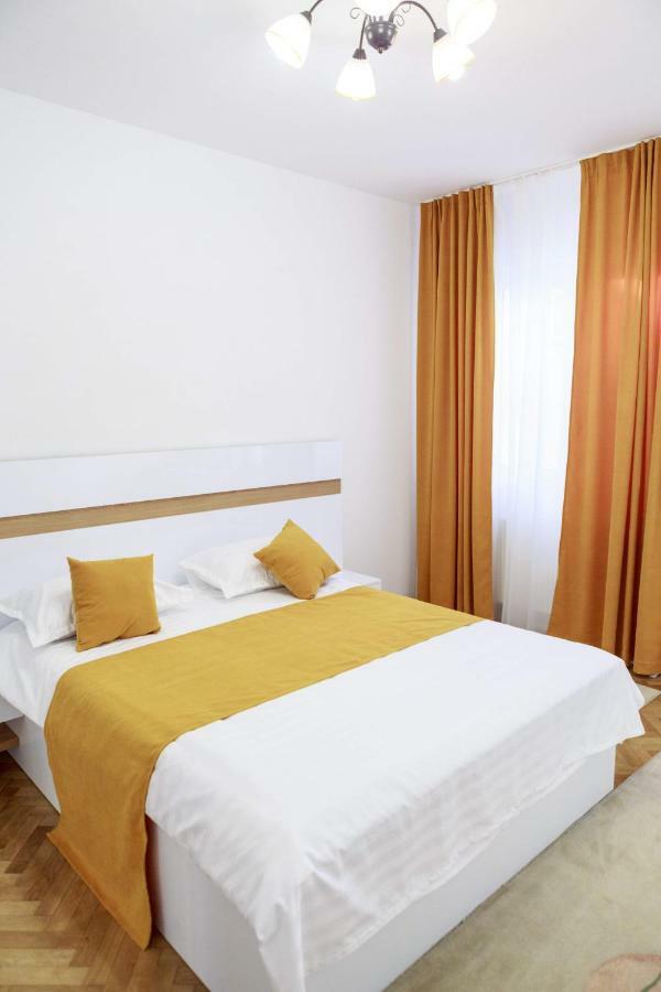 Strada Muresenilor - Savas Apartament Braşov Dış mekan fotoğraf